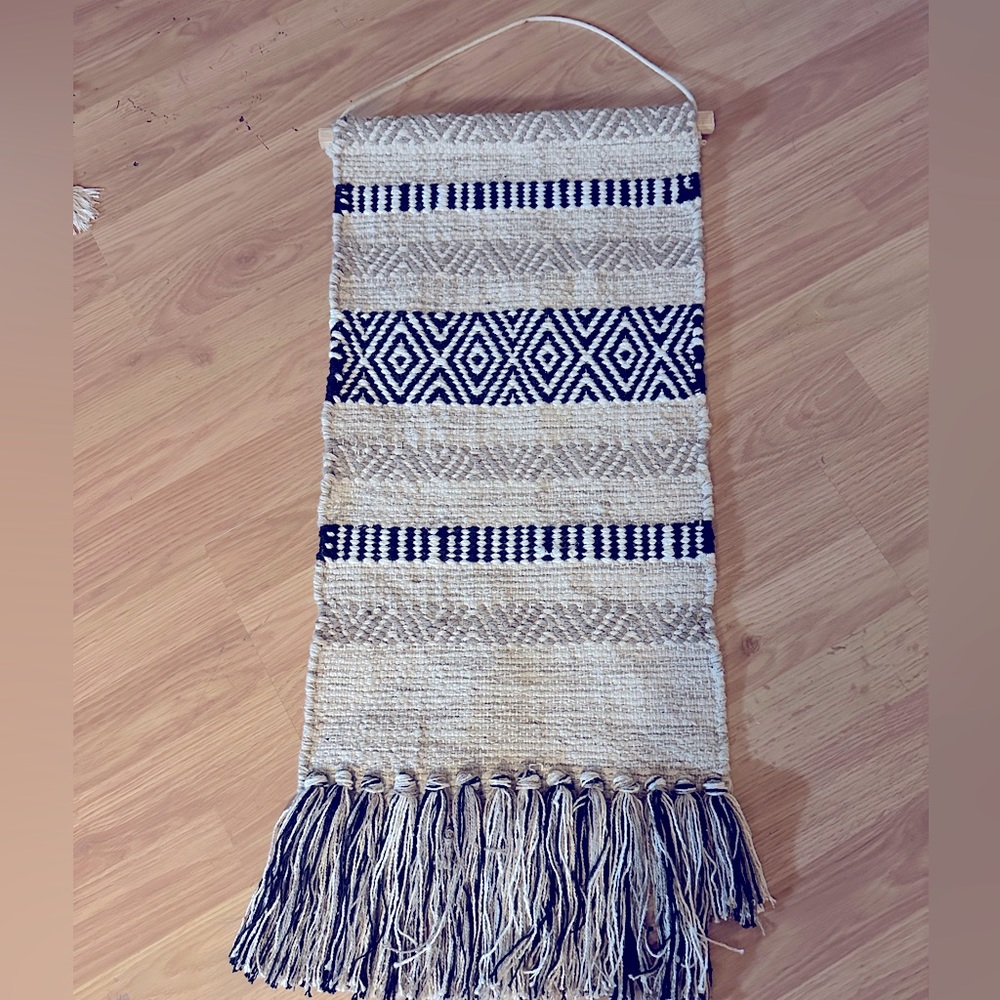 Very well made! It’s beautiful but it didn’t work with what I bought it for.